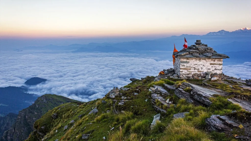 Trek to Chandrashila for panoramic Himalayan views via Tungnath, Deoria Tal, and Chopta. Ideal for beginners and nature lovers.