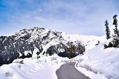 Manali Tour Packages: A Simple Travel Guide