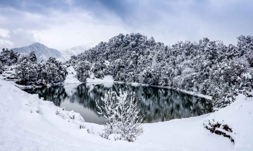 Deoriatal–Chandrashila Trek: Complete Guide to Uttarakhand's Scenic Trail